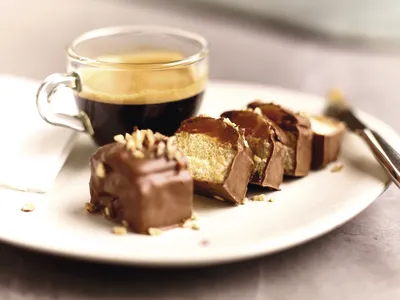 캐러멜 초콜릿 케이크